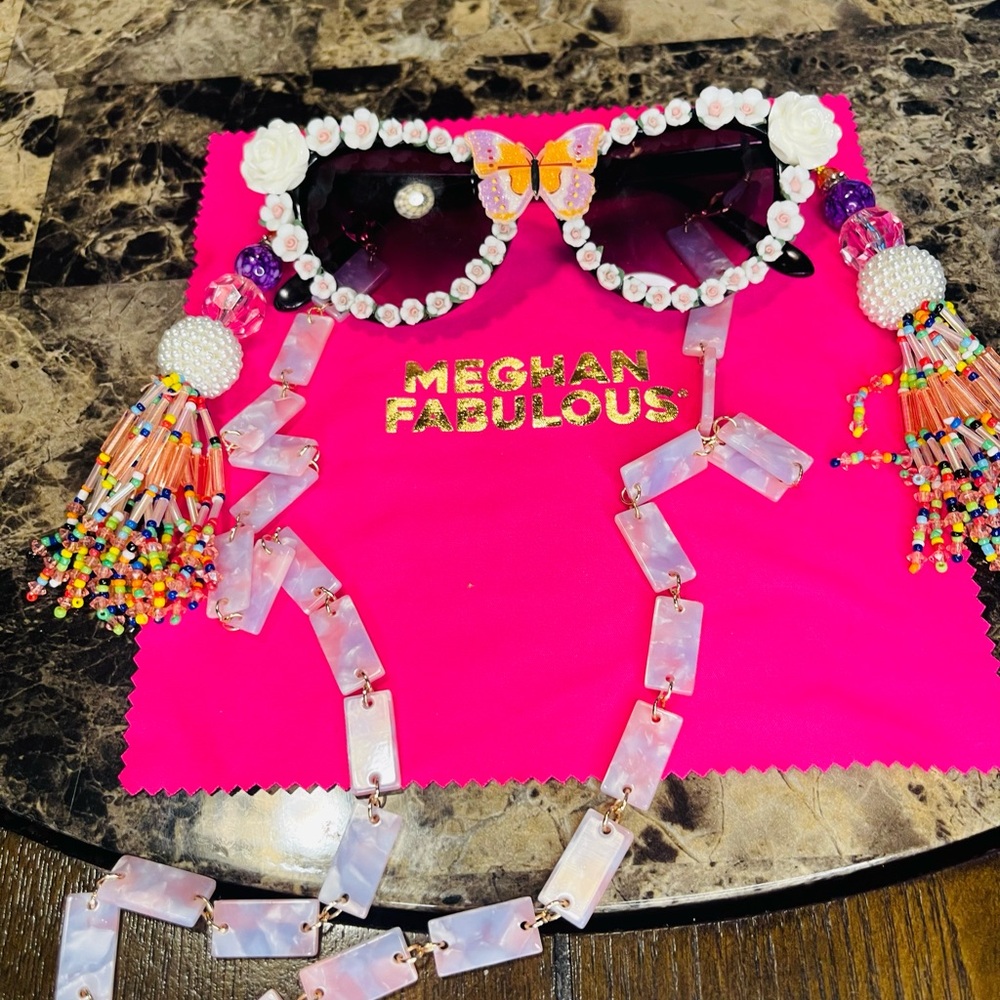 Meghan Fabulous Butterfly FUNGLASSES with Colorful Beaded Tassels - Picture 8 of 10